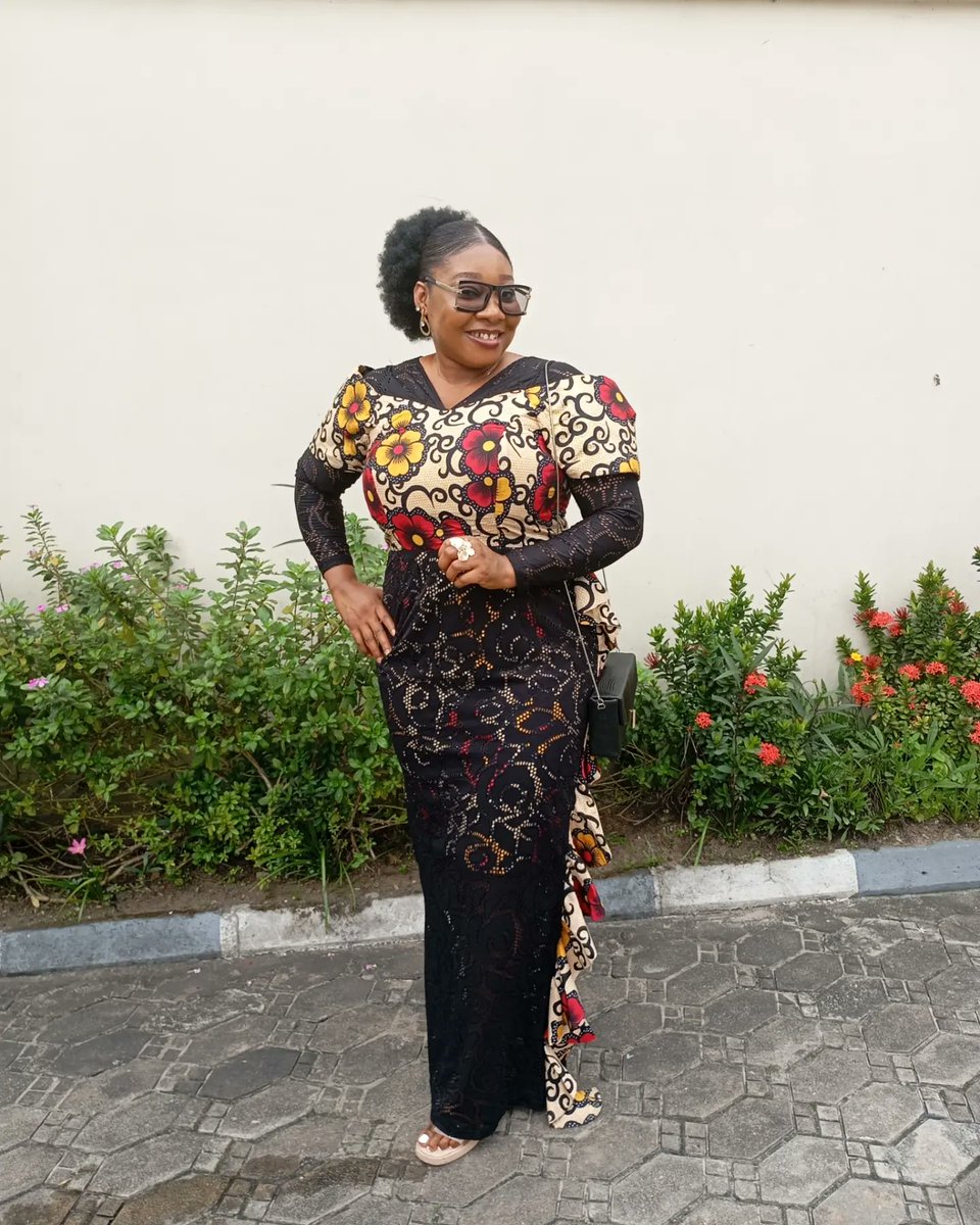 Gifty_Cheekah's tweet photo. You can be single and enjoy a happy life, the most important thing is your relationship with Jehovah.
If you are desiring to get married, do not allow the search for a potential mate consume you. Also use that opportunity to build yourself to be a good marriage mate.

#jw https://t.co/8mkAbTJbvn