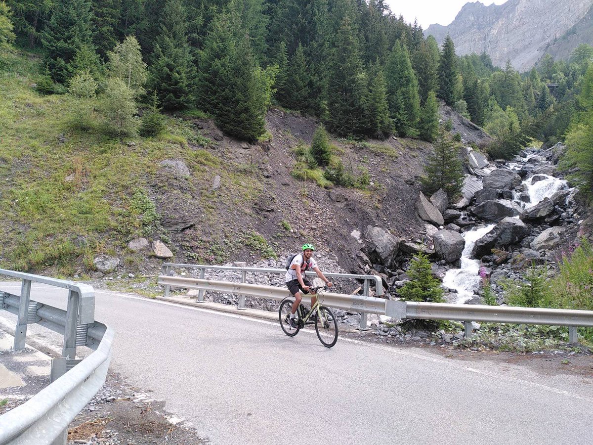 Sion -> Col du Sanetsch. Such a beautiful and difficult climb ! 2353 mts elevation gain.