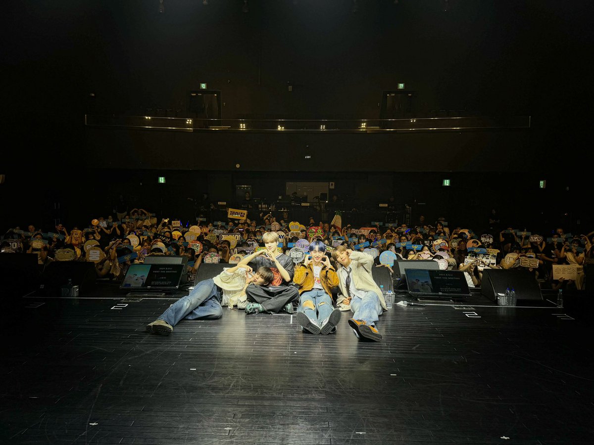 BDU4official's tweet photo. [📸]
240804 B.D.U FIRST THE MEETING 

B.D.U의 첫 번째 팬미팅,
소중한 순간 속 함께해서 행복한 우리 ❤️ 

#BDU #비디유 https://t.co/St3bDC7MHE