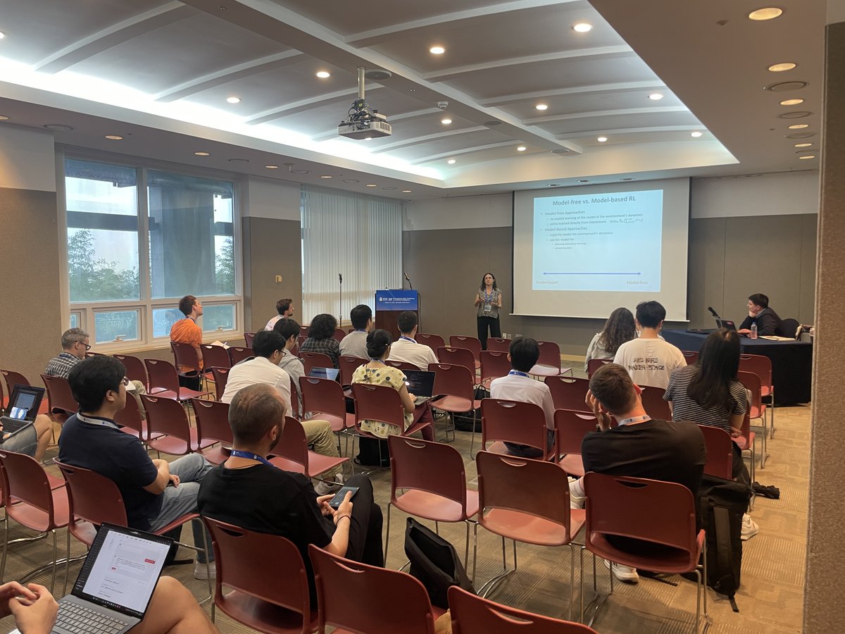 IJCAIconf's tweet photo. #tutorial With Sarah Keren @SarahKeren_ at the #T09: AI and Multi-Agent Techniques for Decentralised Energy Systems by Sarah Keren, Valentin Robu.
#IJCAI2024 https://t.co/hauTtDumbi