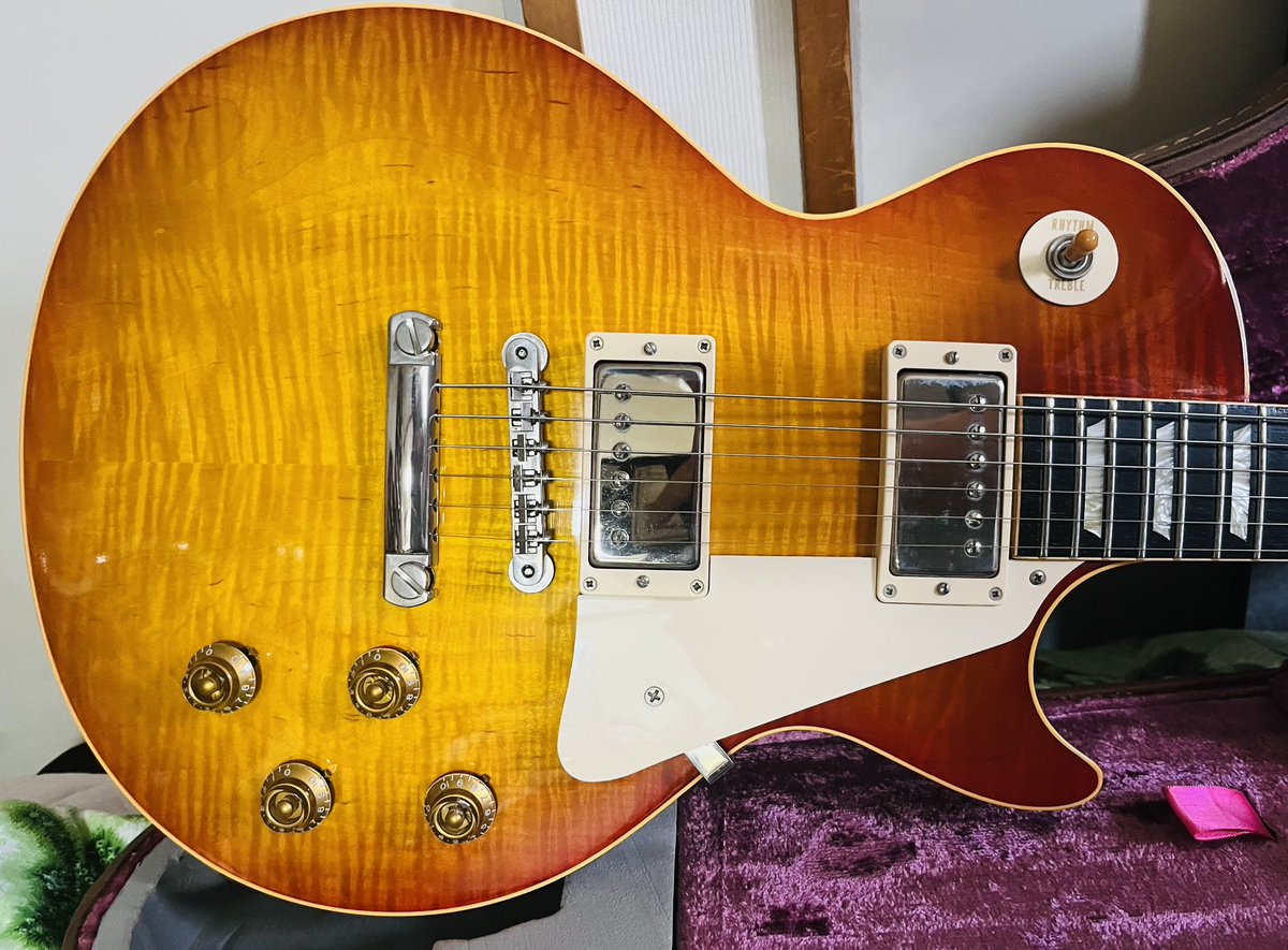 f40love's tweet image. #GibSunday #BZF