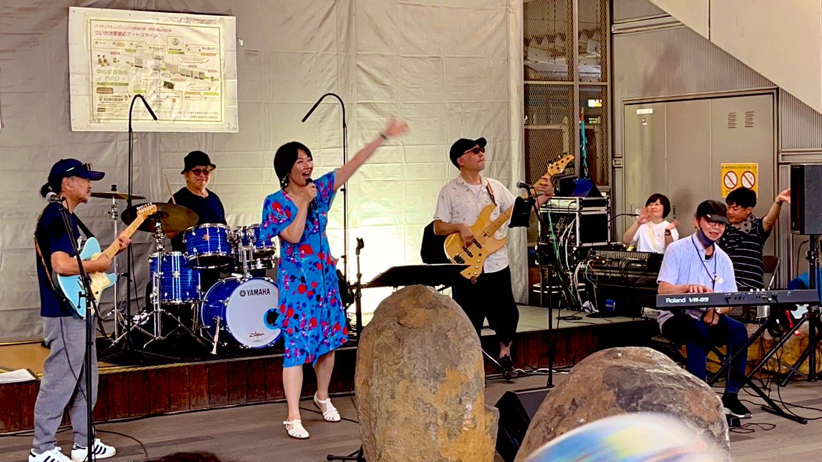 suzusuzusong's tweet image. 中山道夏祭り大盛り上がりで終了！いやー熱いライブでした！みんなありがとう♪
#やまぐちすず #CODABAND #アートステージ #さいたま新都心