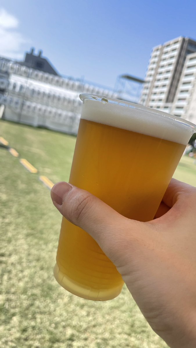 kurosu_26's tweet photo. ビール祭り行ってきた！
暑すぎてすぐ酔いが回る😇
#oedobeerfest https://t.co/zq5cxOb95j