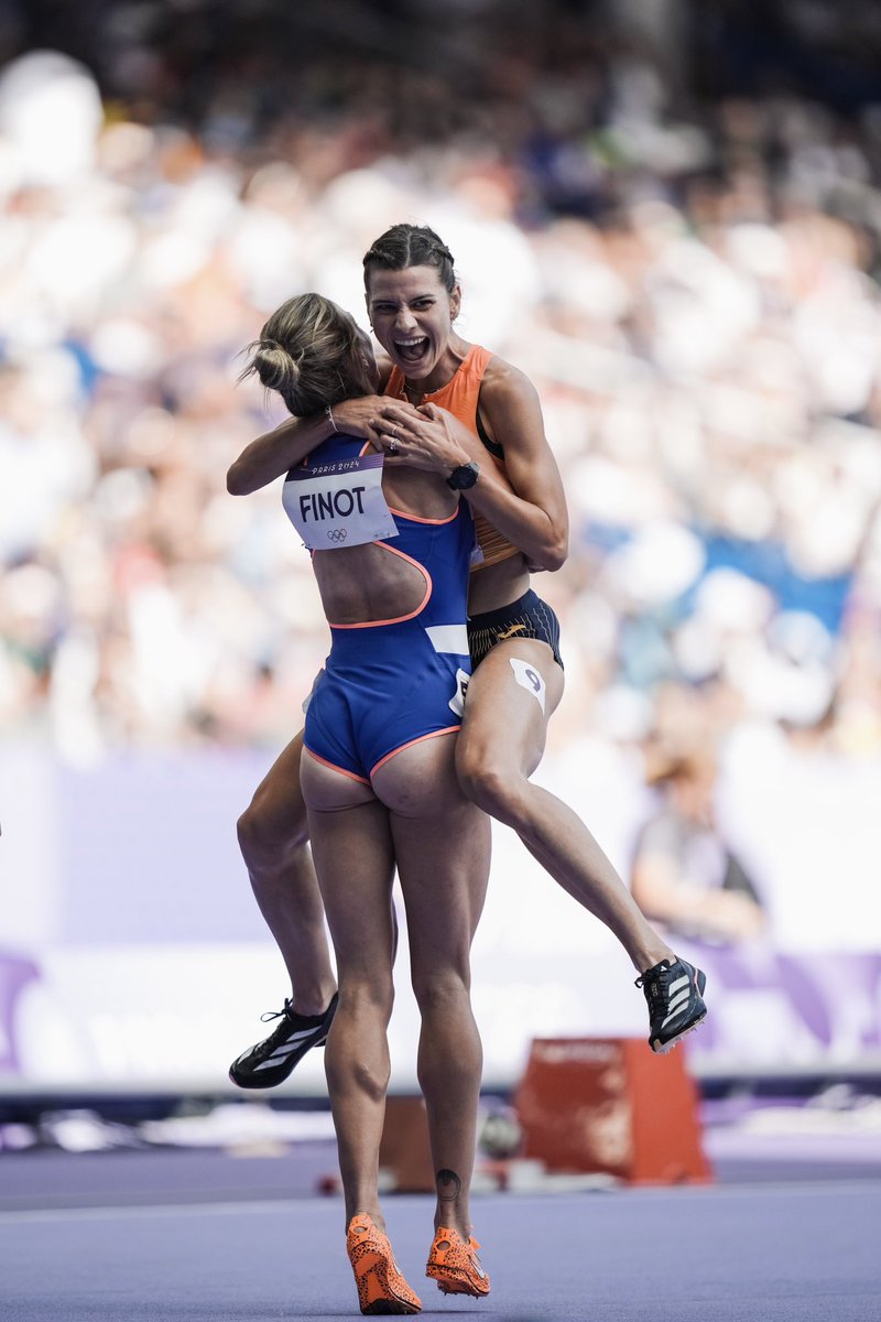 😍 F E L I C I D A D.

#CORREDOR\ #Paris2024 

Foto: <a href="/sportmedia_es/">sportmedia.agency</a>.