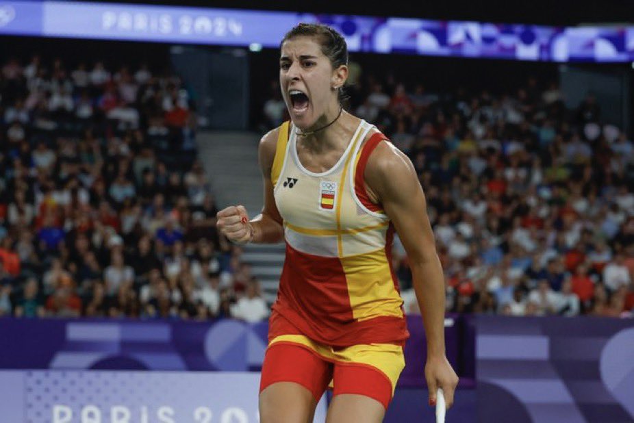 harryelsocio's tweet photo. Carolina Marín es de Güerva, como la gamba blanca y como Paco Toronjo. Y como Martín Alonso Pinzón. Hoy se ha roto y ha abandonado la pista entre gritos de dolor que te rompen el alma. Una de las mejores deportistas españolas de la historia. Gracias por tu entrega, Campeona. https://t.co/6hPjSu4kOb