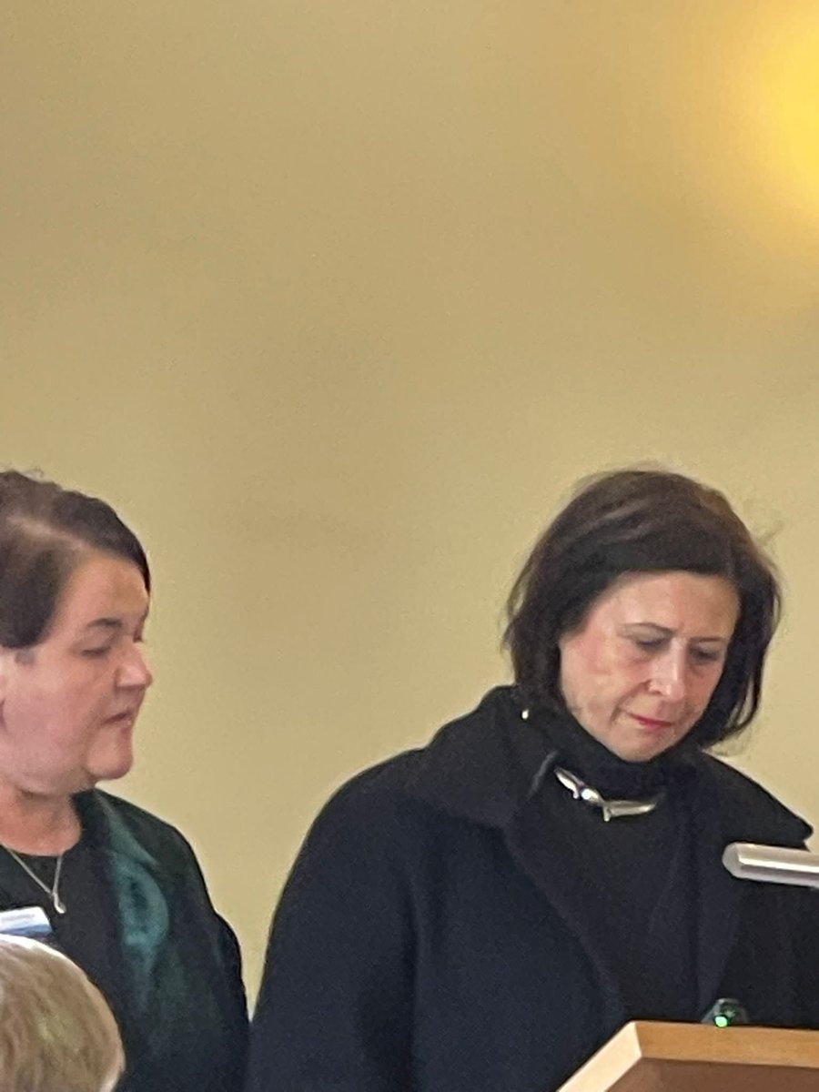 Plum Pudding Pigs tweet media