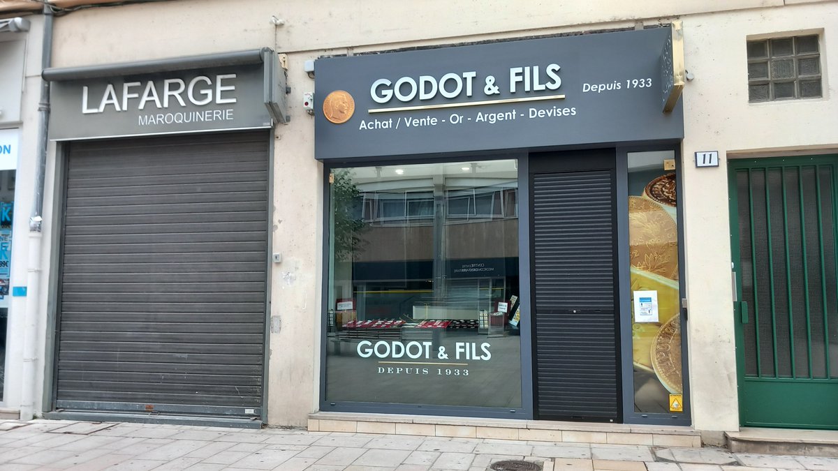 I was in Amiens recently and walking to my hotel I passed this shop.  It was closed.  It was also closed the next morning.  Couldn't wait any longer.
