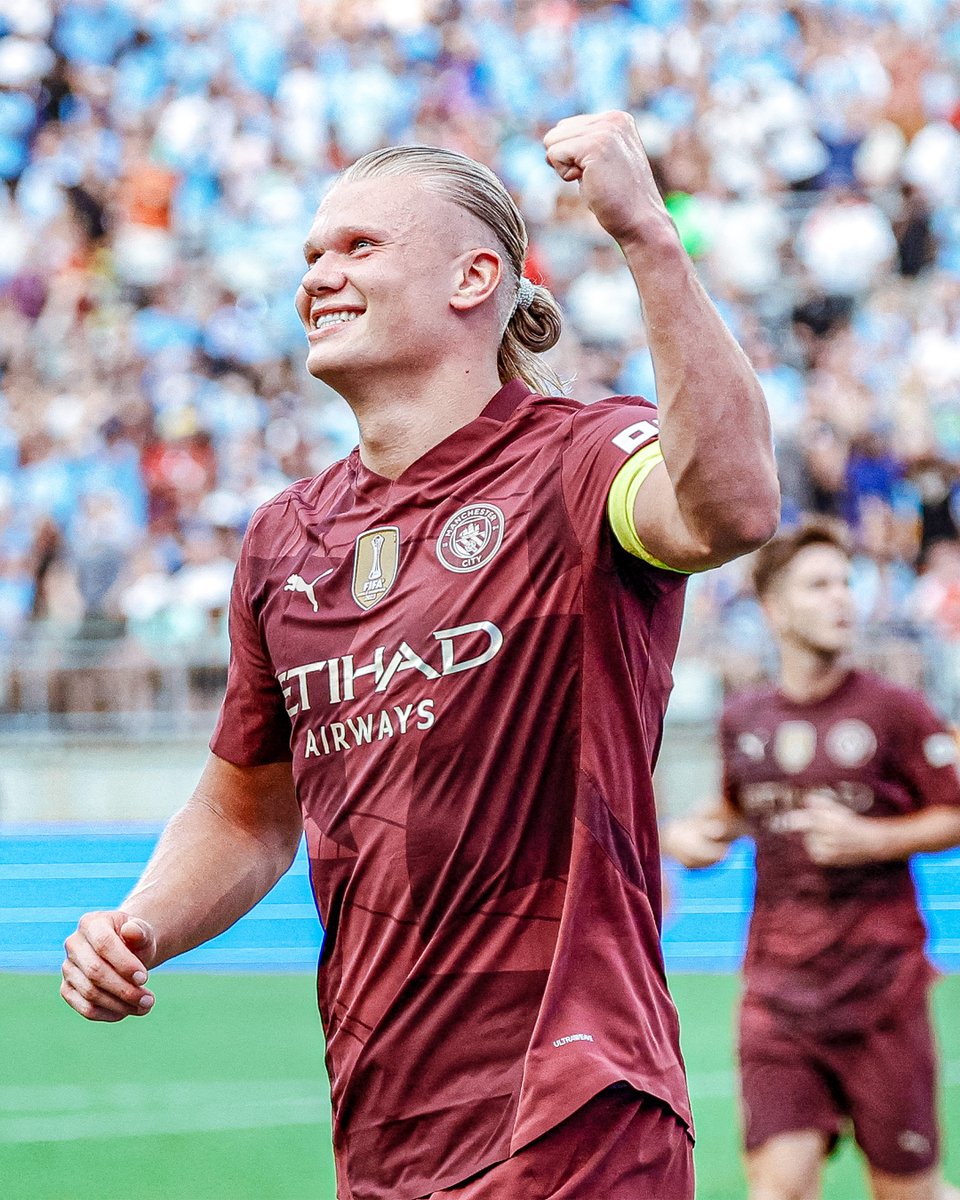 OfficialFPL's tweet photo. An Erling Haaland hat-trick against Chelsea ⚽️⚽️⚽️

Will he repeat the feat in Gameweek 1 against the same opponents? 👀

#FPL https://t.co/FG8Q9xERqx