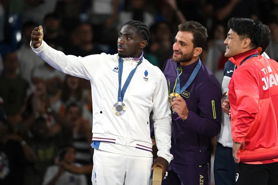 la1ere's tweet photo. Judo JO 2024 : le Martiniquais Joan-Benjamin Gaba, le nouveau héros du judo français 🥋

Il a failli ne pas être sélectionné pour ces JO. 🥈en individuel  ➕🥇en équipe : un bilan extraordinaire !

💻📲 https://t.co/woVNxaQOPa https://t.co/cfUieNQqSU