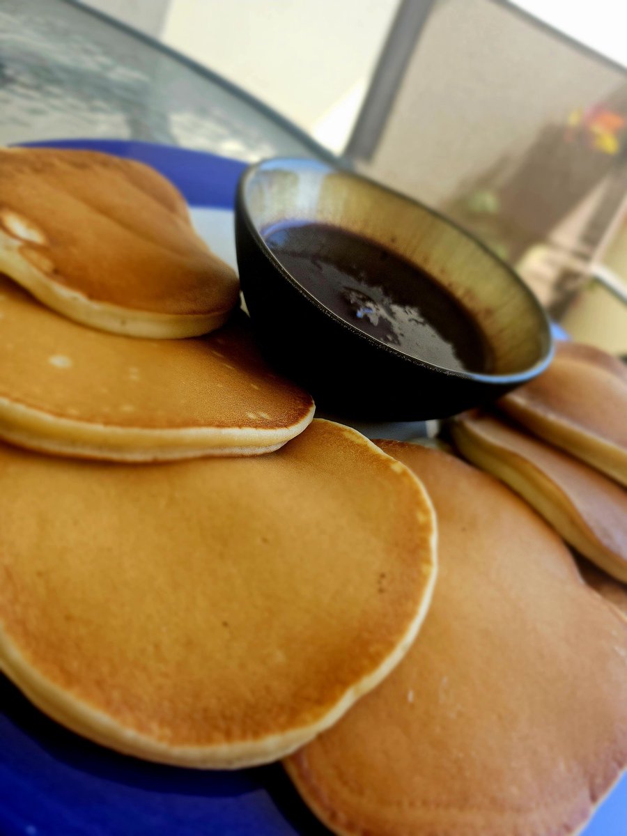 umit_m's tweet photo. Pancakes made by me ✨️
Kahvaltı önemlidir! https://t.co/JGRasgzZVs