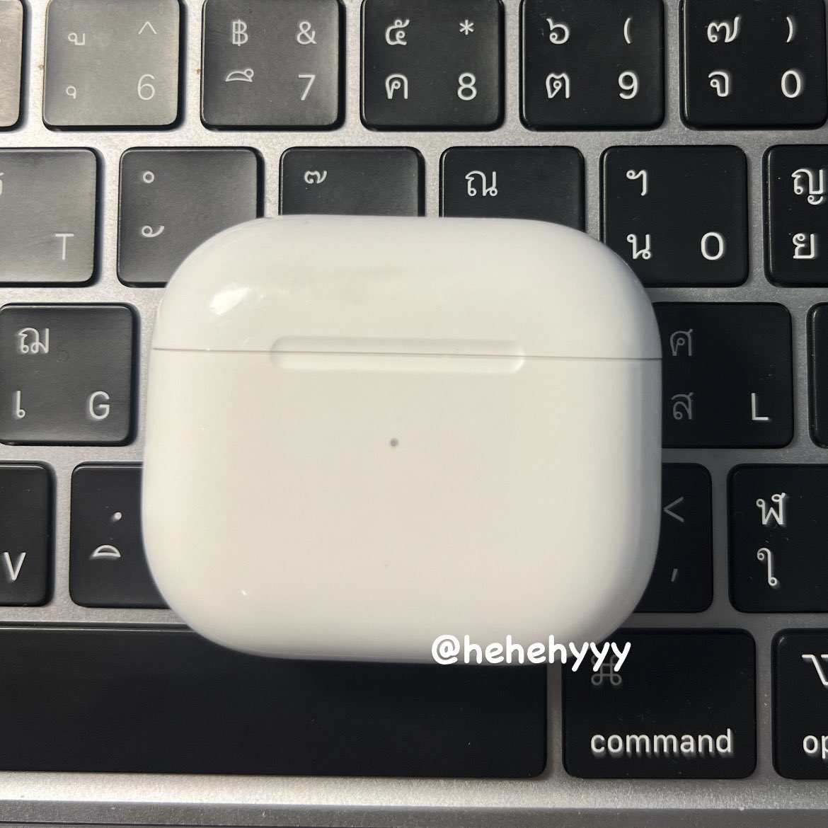 hehehyyy's tweet photo. ส่งต่อ airpods 3 🌺 3250 บาทรวมส่ง
ของแท้ 100% ทักมาขอดู serial number ได้ค่า ข้างในสะอาดมากก แทบไม่ได้ใช้เลยค่ะ
*มีตำหนิที่ข้างซ้ายนิดเดียวตอนใส่มองไม่เห็นทักมาขอดูได้ค่า พร้อมโอนลดได้น้า ทักมาคุยก่อนได้เยย 🥺🤍 #ส่งต่อairpods #ตลาดนัดมือสอง #ส่งต่อหูฟัง #AirPods #airpodsมือ2 https://t.co/l7z58sPZ9W