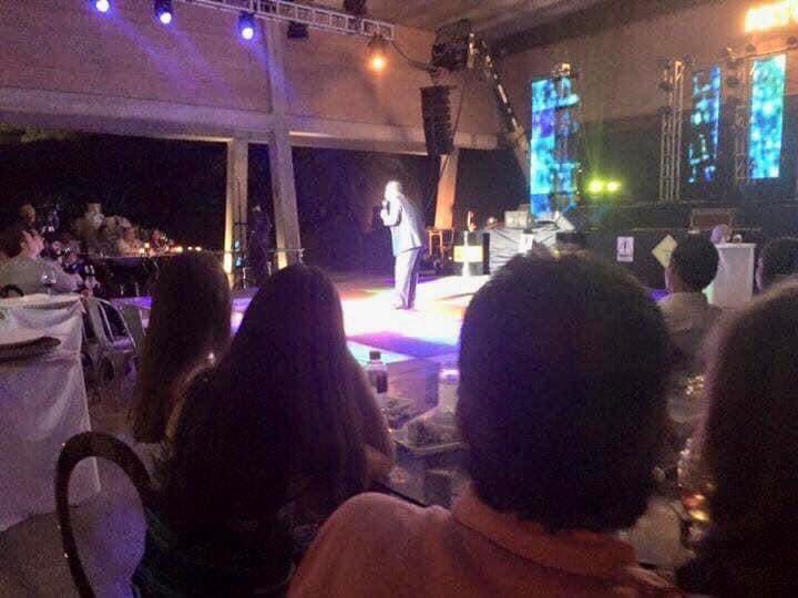 rafaramirezmx's tweet photo. No hay día más perdido que aquél en el que no hemos reído! 🤩😂🤣🎭🎤
#FelizYAgradecido 😁🙌
(la noche de anoche) ✨🎉👌🏽
#TheShowtime 💯👍😃 https://t.co/Uxr9TpgNjg