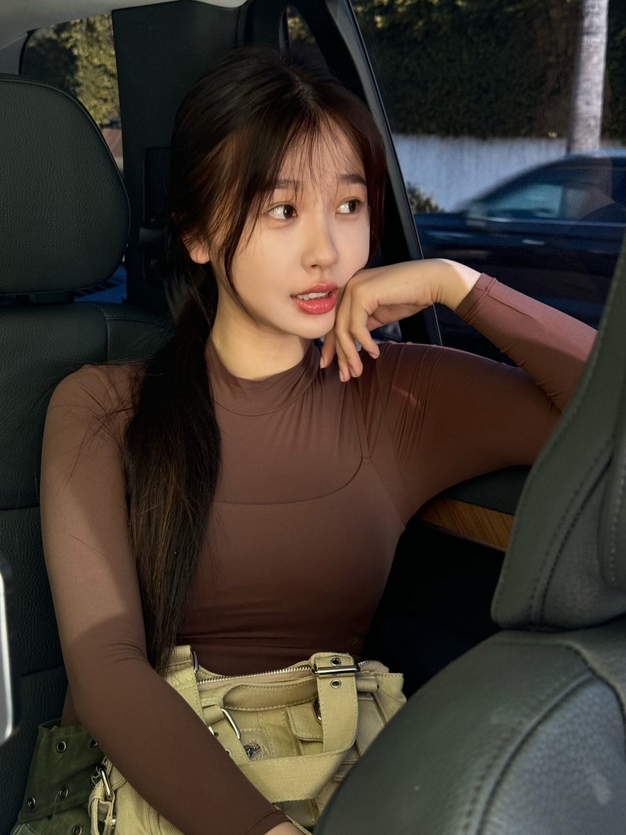 msneverlander's tweet photo. Oh that pretty bareface and that hot body 😘😍❤ https://t.co/OaowuLjqG3