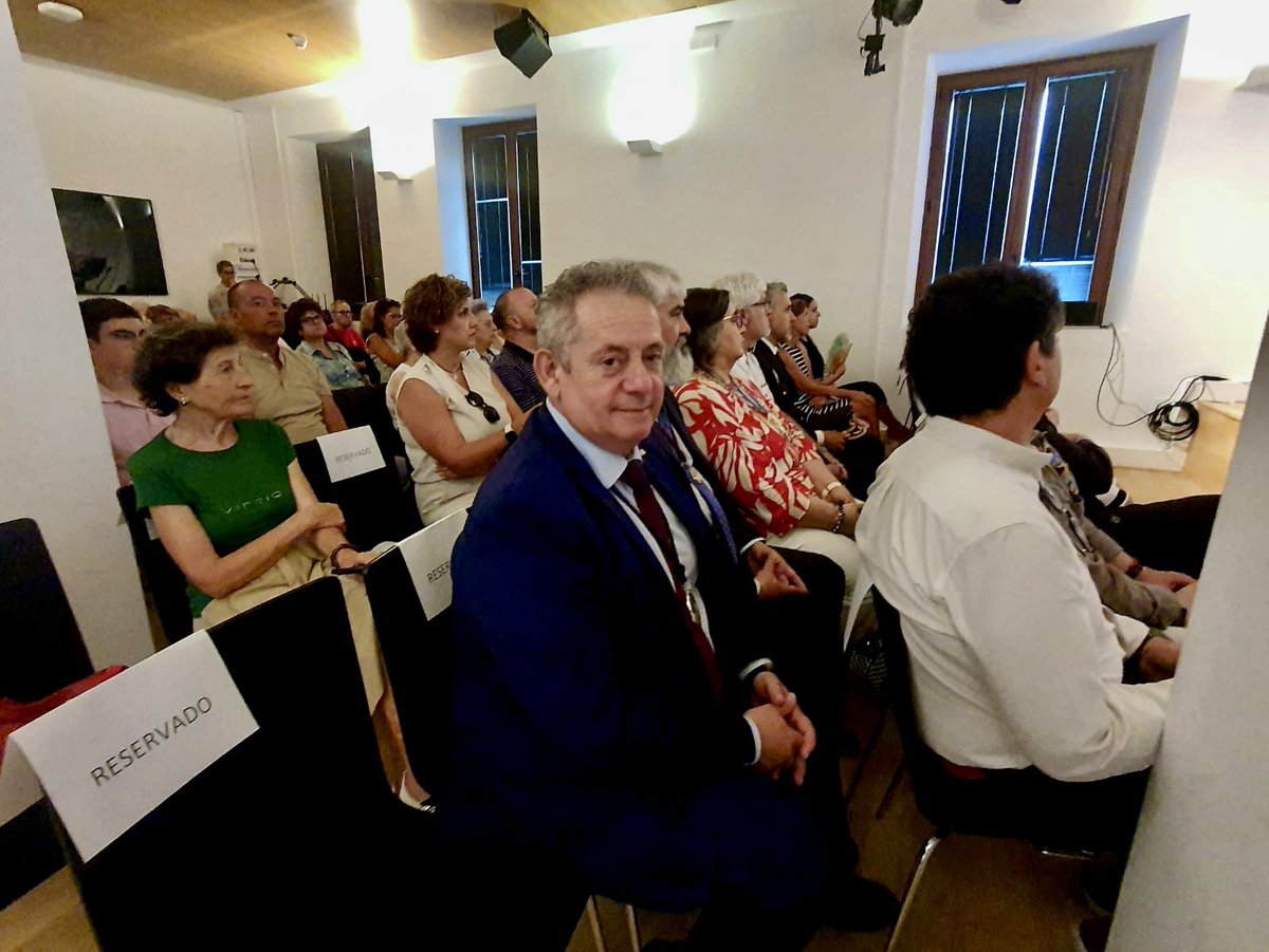 En el día de ayer, el presidente de la Junta de Cofradias, D. Gregorio Manzanares, asistió al Pregón de inicio de la fiesta de nuestros Patronos Los Santos Niños, realizado por el delegado episcopal de patrimonio, D. Florentino Rueda Recuero.