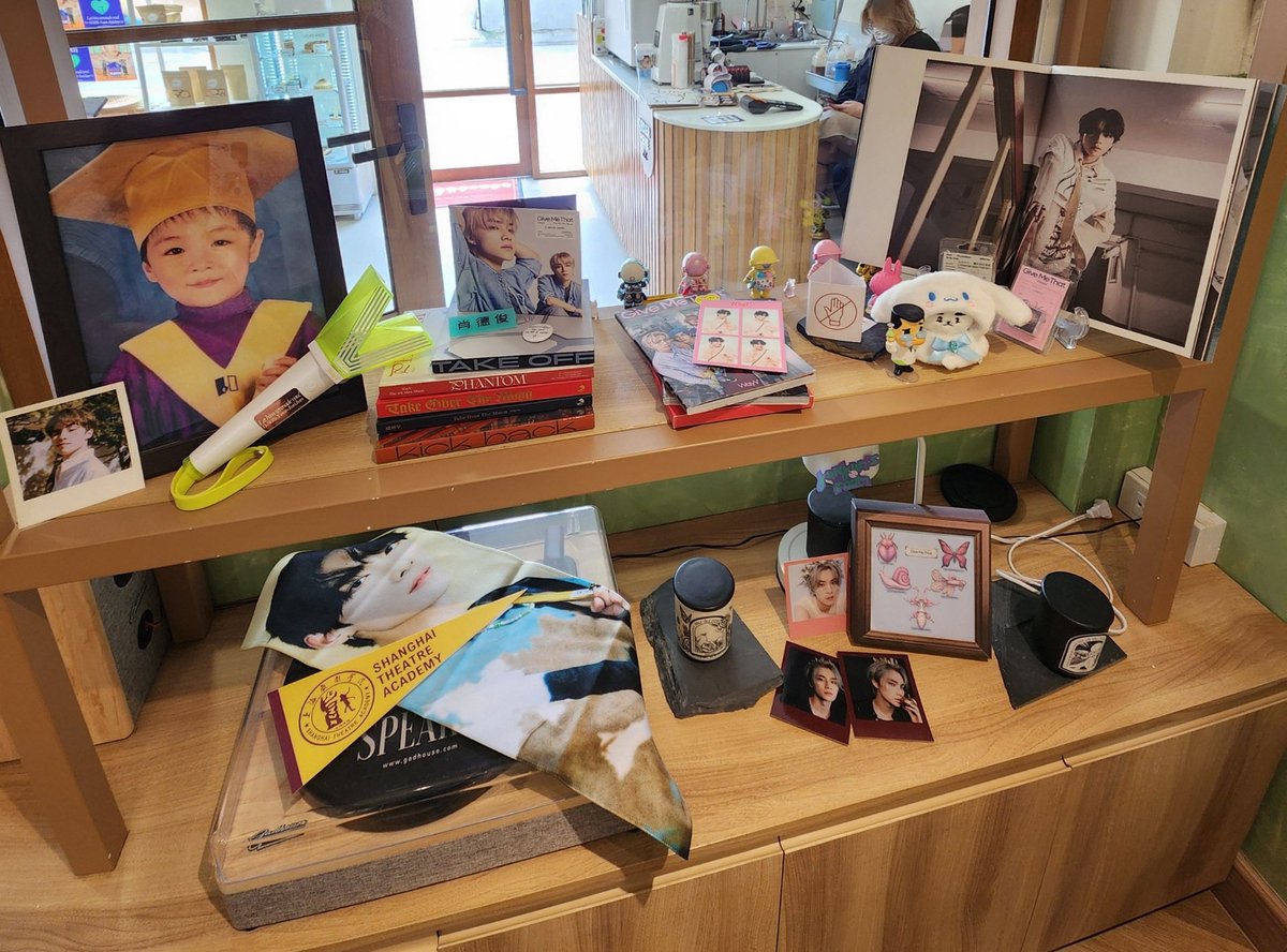mookzacx's tweet photo. Our JunJun 🎂🐶🩷
คาเฟ่น่ารักมากค่า~~

#HAPPYXIAOJUNDAY
#JunJunsRoom https://t.co/d6b65xqZ1f
