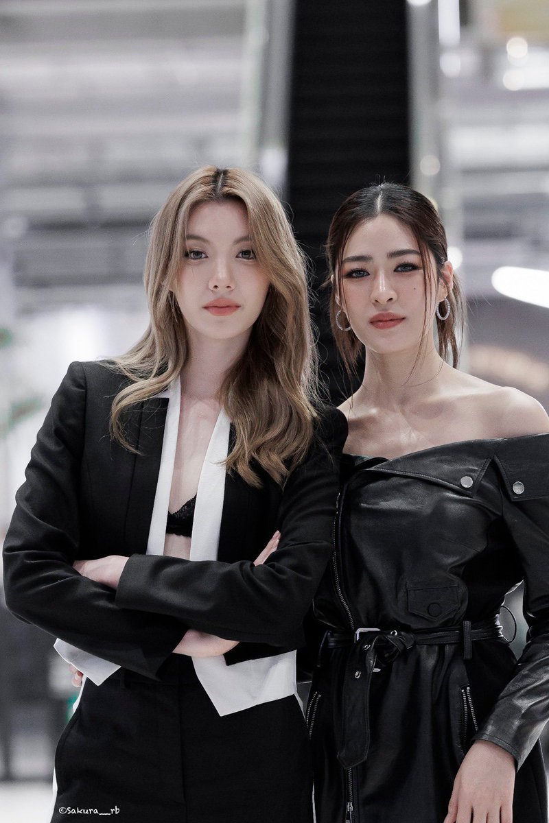 CarmenMartnezG8's tweet image. Pues Hetero, hetero NUNCA fui. 
#TheSecretOfUs
#PeMo
#LingOrm
#LingOrmFanMeeting2024