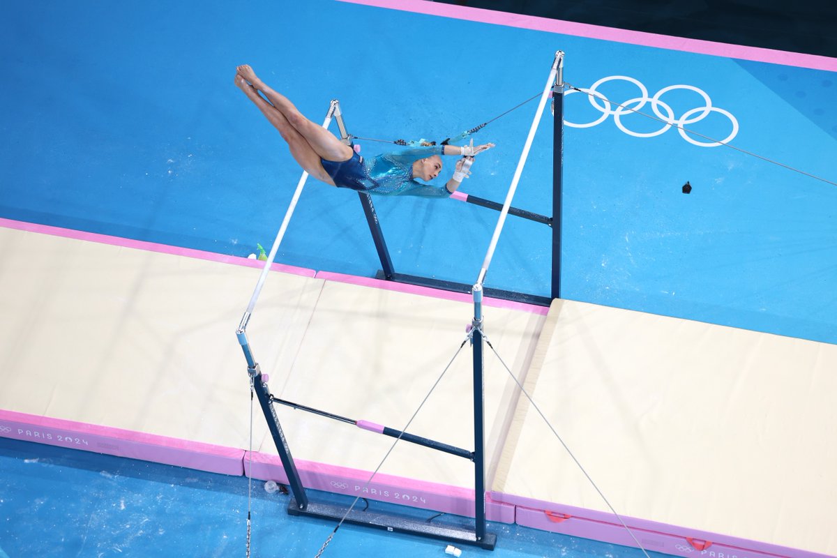ItaliaTeam_it's tweet photo. VAI ALICEEEEEE 🤩

Tra le otto finaliste alle parallele asimmetriche c’è anche lei, la nostra fantastica D’Amato!! 💪

Alle 15.40 tutti sintonizzati sull’artisticaaaaaaaaaaaa!!! 😏

#ItaliaTeam @Federginnastica #Paris2024 https://t.co/hpq0HZg538