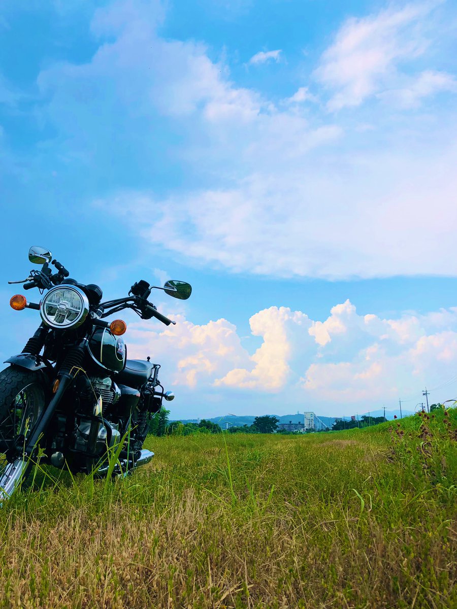 WaGaMoTABI's tweet photo. ⚡️雨の前の静けさ
この世の終わりのような雷雨⚡️⛈️でした

京空

#バイク
#バイク乗り
#旅
#神社
#空
#動物
#春夏秋冬
#キャンプ
#野宿
#旅人
#写真
#ご当地グルメ https://t.co/FQMi00hhBF