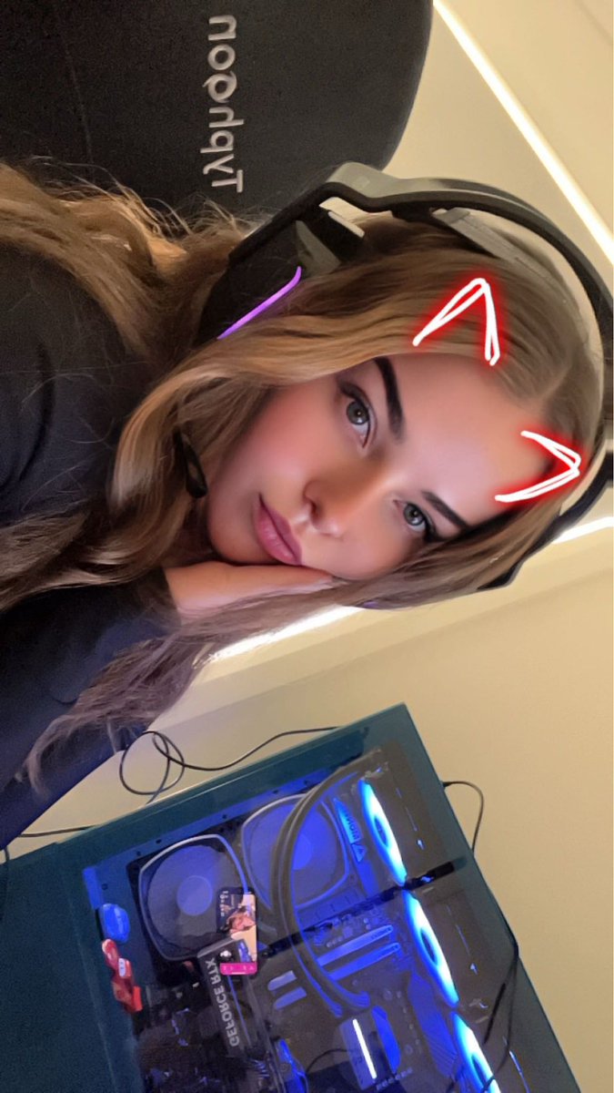 Clare1420's tweet photo. Meow https://t.co/CE5g7ZiTwW
