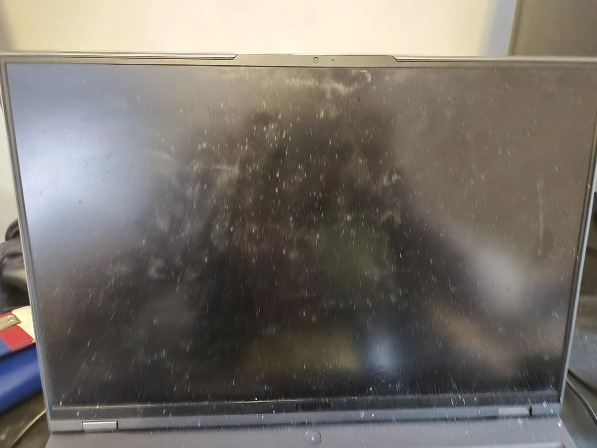 CleanMyTech's tweet image. 🖥️ Don’t forget to give your computer some love! Regular cleaning helps keep it running smoothly and extends its life. A quick wipe with a microfiber cloth and some cleaning spray can make a big difference. 🤢😱#TechCare #CleanMyTech #ComputerMaintenance