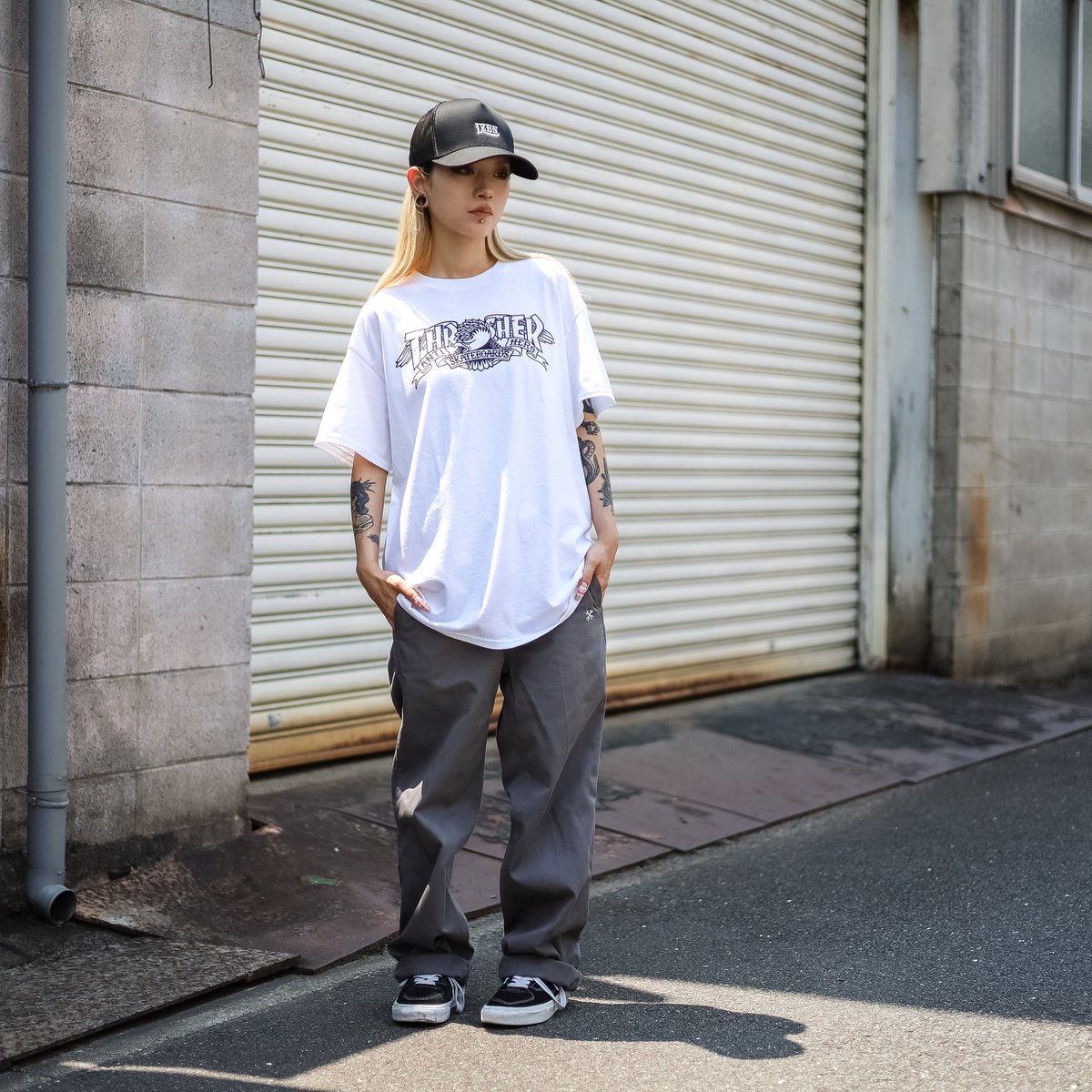 Feelin_osaka's tweet image. 【THRASHER X ANTIHERO】MAG BANNER TEE (WHITE)
149cm Mサイズ着用
feelin-osaka.com/products/thras…
両ブランドの代表的なロゴが組み合わさったコラボグラフィック。
白TEEに黒プリントのマストなカラーリング。
王道スタイルにぴったりな一枚。
#antihero #thrasher #feelinosaka #feelin #osaka