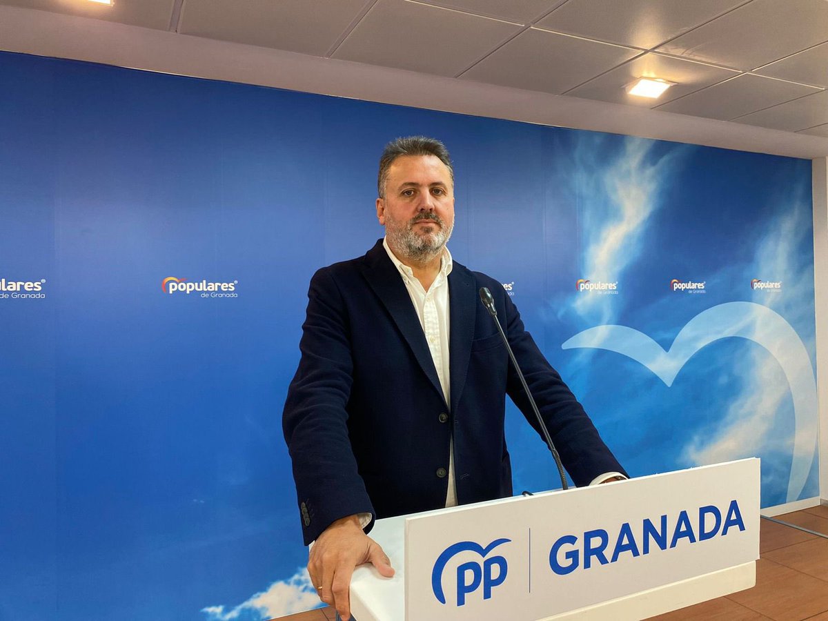 ✅ El PP destaca la Ley de Vivienda de Andalucía como herramienta para frenar la subida de precios

👉🏻 <a href="/ManuelFGranada/">Manuel Francisco</a> pone en valor la norma andaluza frente a la ley estatal de Sánchez

🔗 acortar.link/Dq5yUr