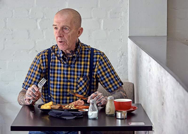 JoeGudgeonPhoto's tweet photo. Full English Rebellion.
Hive Arts / Cafe.
Church Street.
Blackpool.

@HIVEArtsBpl @Gillylancs #punk @VisitLancashire @Davedaly51Dave #punkfashion #rebellionfestival @visitBlackpool #fullenglishbreakfast #skinhead #portraitphotgraphy #checkedshirt https://t.co/X2q91xazLY