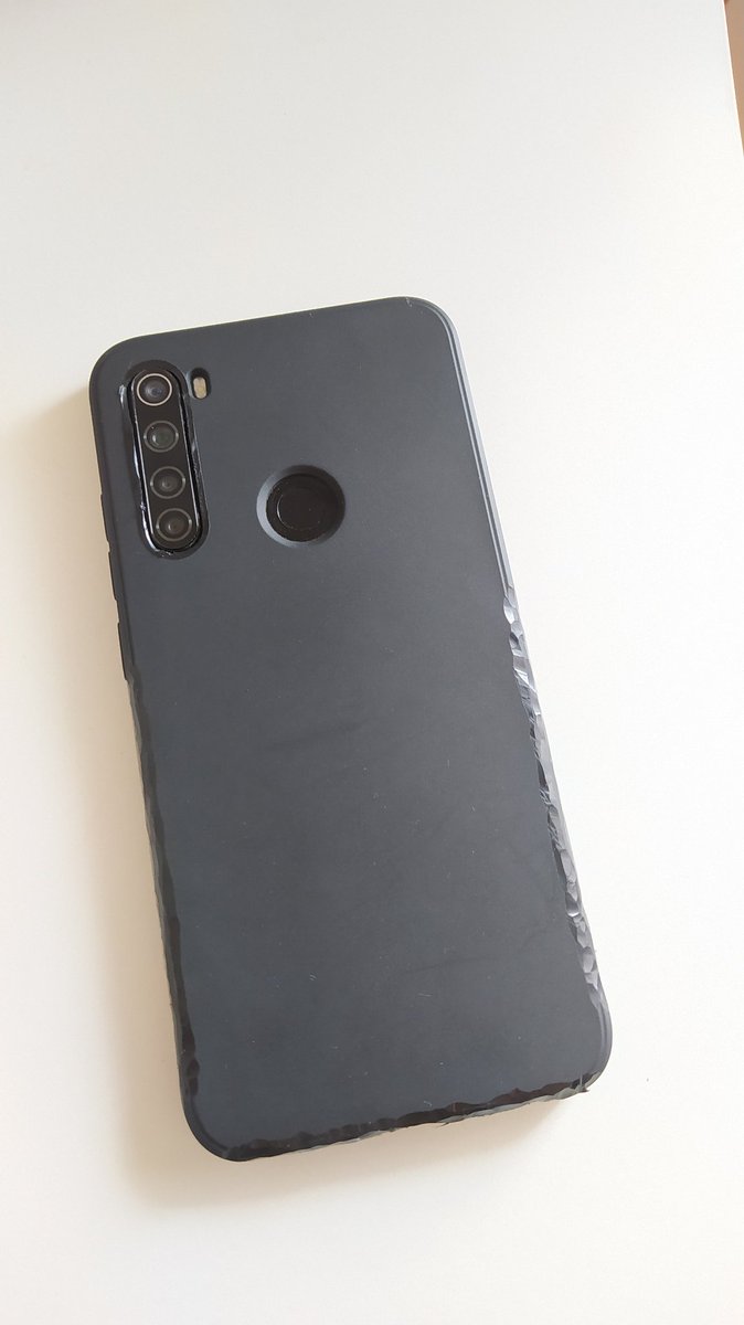 kashgohel's tweet image. Whittling again. 😊 This new silicone phone case was giving me trouble as the texture made it slippery. So I carved these jewel like facets into the edges and it&apos;s now so much better. 😊

Fun weekend problem solving.

#DIY #weekendprojects #madeinkenya #kashgohelstudio