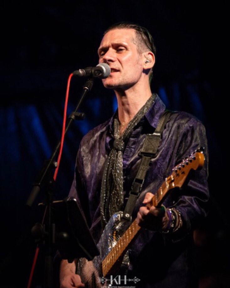 martindkennedy's tweet photo. Good gig shirt and a bit of neck strain 🤘🏻🎸
📷 Photo Credit @KateHunterShoot
#gigshirt #neckstrain #livemusic #guitarplayer https://t.co/tcSYCyhLtV