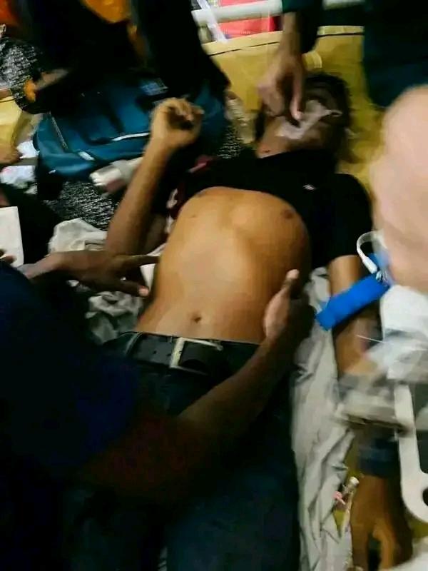 Kimjanntt's tweet photo. Save pabna's students. In pabna 3 of students are Dead.
#SaveBangladeshiStudents 
#STEPDOWNFASCISTHASINA 
#Stepdowndictatorsheikhhasina 
#All_Eyes_On_Bangladesh 
#BangladeshUnderAttack https://t.co/8Z5cirq4vn