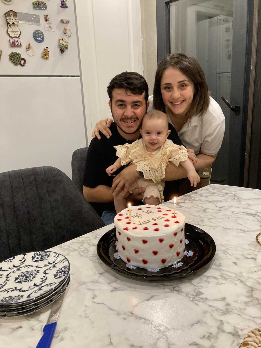 busranurbal96's tweet photo. Minik bal ailesi 🍯 🧿 https://t.co/qjHMxYkW2x