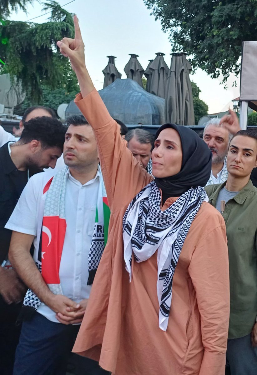 adisyonzam's tweet photo. Selçuk Bayraktar ve Sümeyye Erdoğan Bayraktar.

📌 Ayasofya Filistin Mitingi

Zehra Vargas Tuğba Ebrar Arda Güler'in Barcelona #WhatsApp Kuzey Tunçelli https://t.co/yHhNXgxJCE