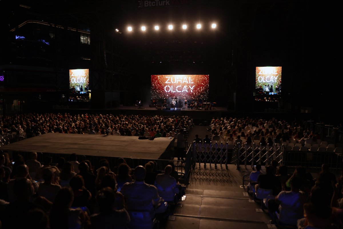 Must_Ent's tweet photo. Zuhal Olcay ve Yeni Türkü ilk defa BTC Türk Vadi sahnesinde buluştu.

#MustEntertainment #MustEnt #Konser #Organizasyon #Prodüksiyon #Etkinlik #ZuhalOlcay #YeniTürkü https://t.co/w26fAHBujD