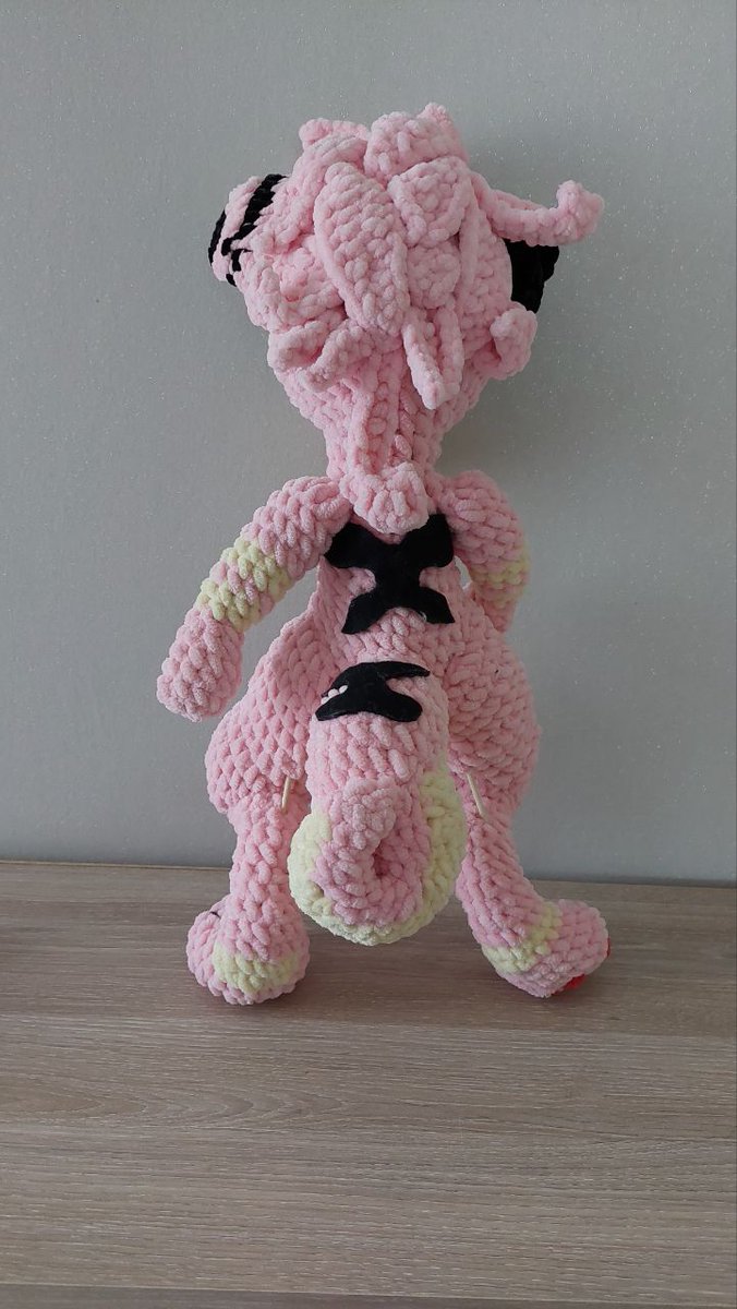 Spinellefennec's tweet photo. Coucou  nouvelle  peluche cette fois  ci a l'effigie  de Serise une petite  husky . 

#crochet #crochetpersonalized #plushfursona #crochetfursona #furry https://t.co/MtHqjhWwwI