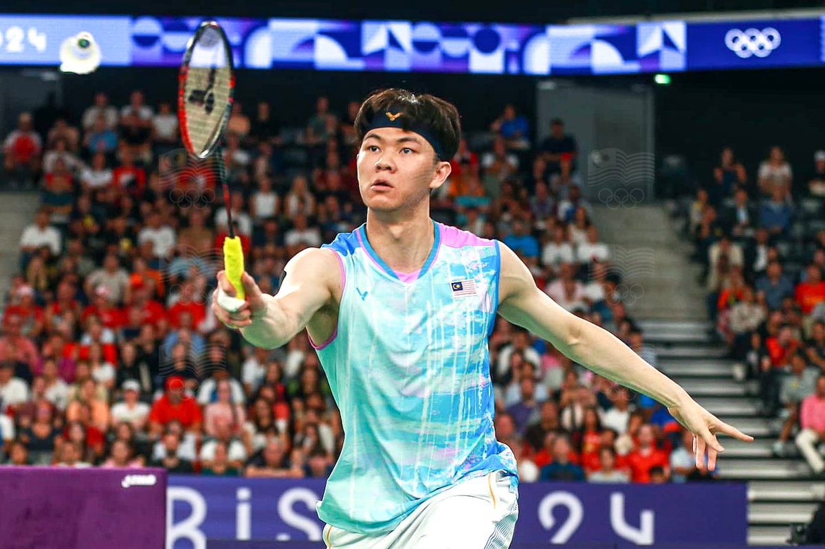 olympicmas's tweet photo. Lee Zii Jia OLY has a bronze medal to play for after his hopes of earning a place in the Men’s Singles final of the XXXIII Olympic Games Paris 2024 was crushed by his good friend and 2023 World Champion, Kunlavut Vitidsarn from Thailand who won 21-14, 21-15 at the Arena Porte de la Chapelle on 4 August 2024.

Zii Jia will vie for the bronze tomorrow 5 August 2024.

#OlympicMAS
#Paris2024