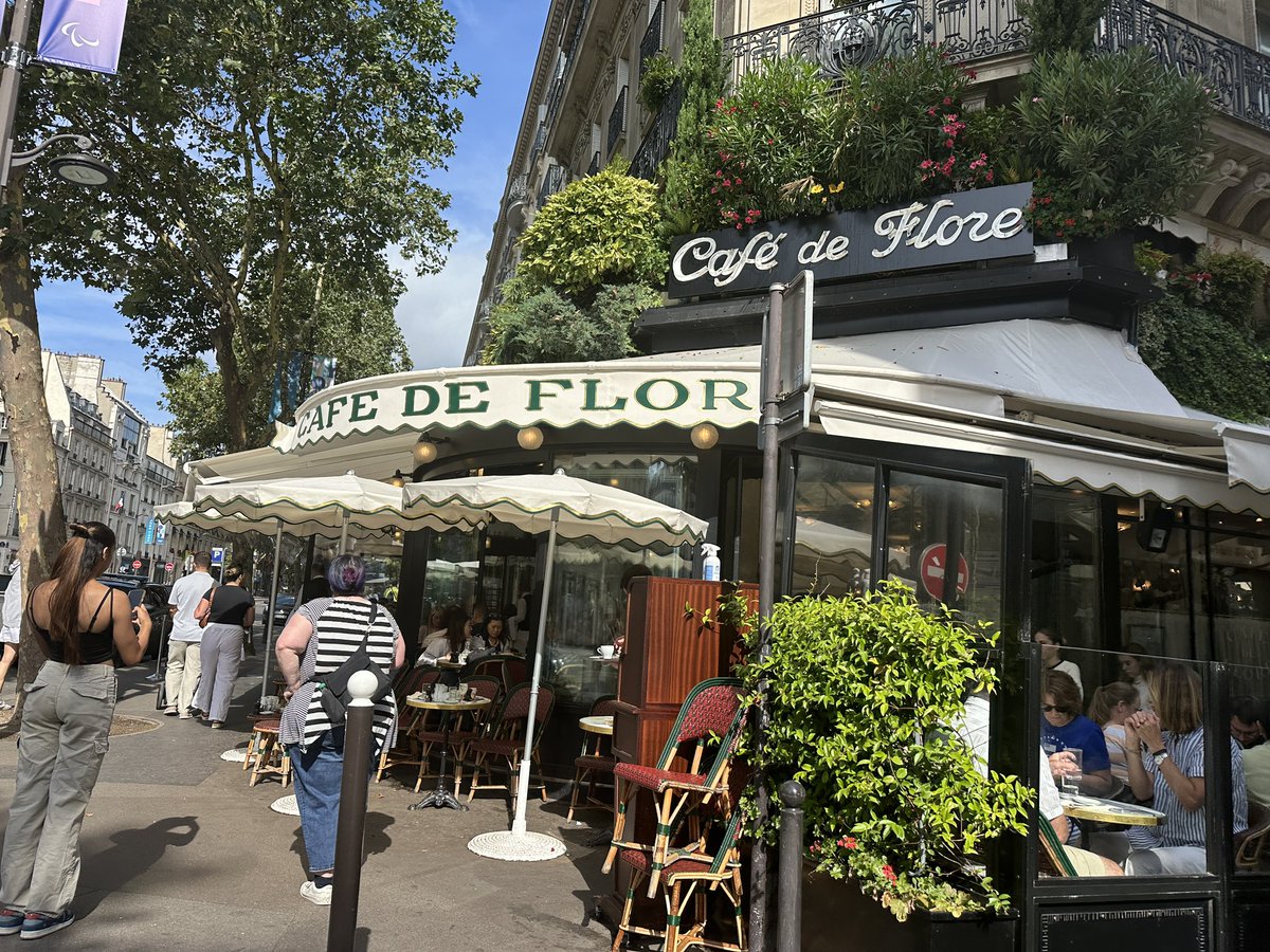 パリ2日目の朝は10時半過ぎからサンジェルマンデプレの大好きな「Cafe