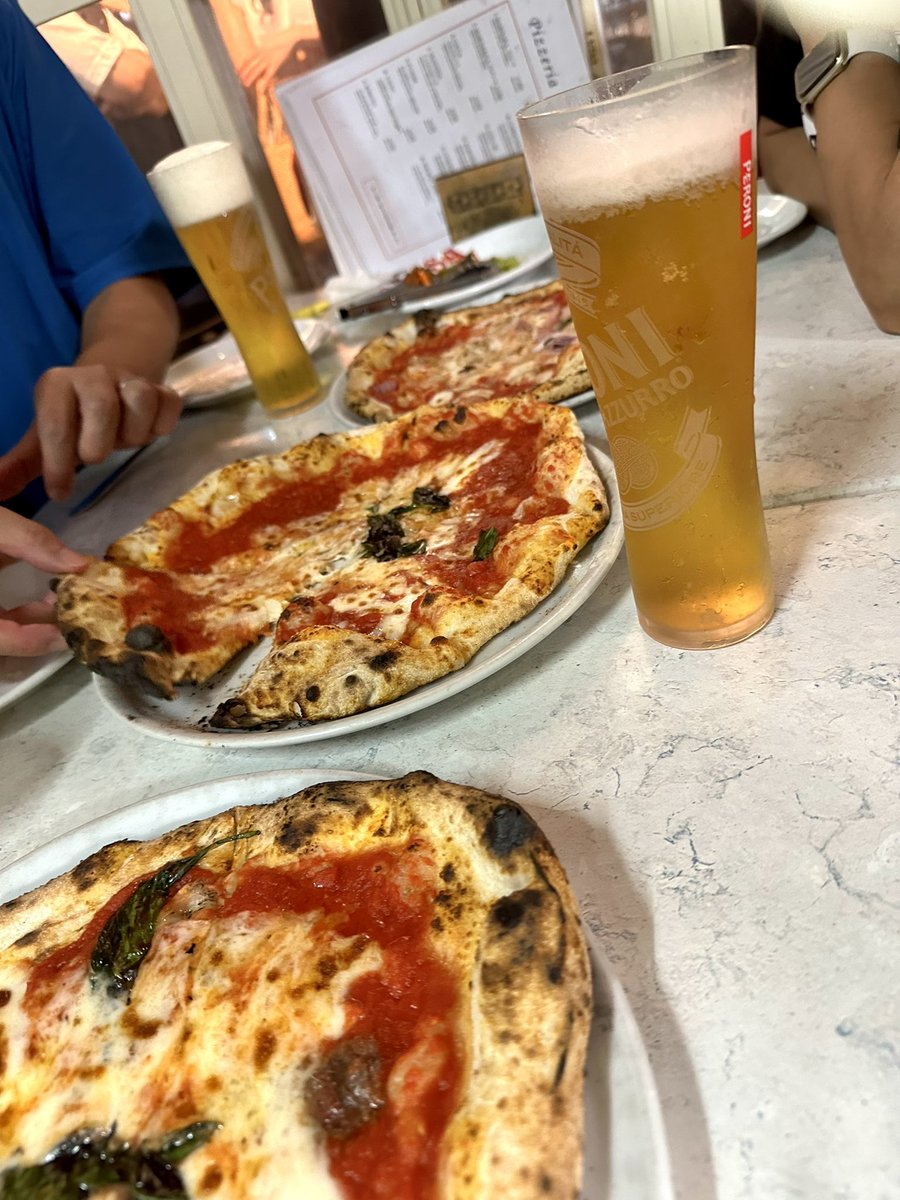 aonbo's tweet image. ちょっと人気のピザ屋さんで孫と食べた

#幸せはなるものでなく感じるもの

#Daisa