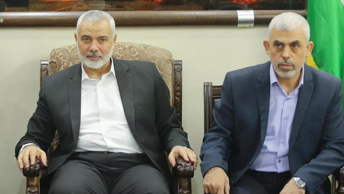KhaledSafi's tweet photo. في الوقت الذي تنتظر فيه إسرائيل الرد الإيراني
تنسى أو تتجاهل أن السنوار صديق عمر هنية
وهو رجل لا يبيت على ثأر.. https://t.co/GkJeZvXvcN