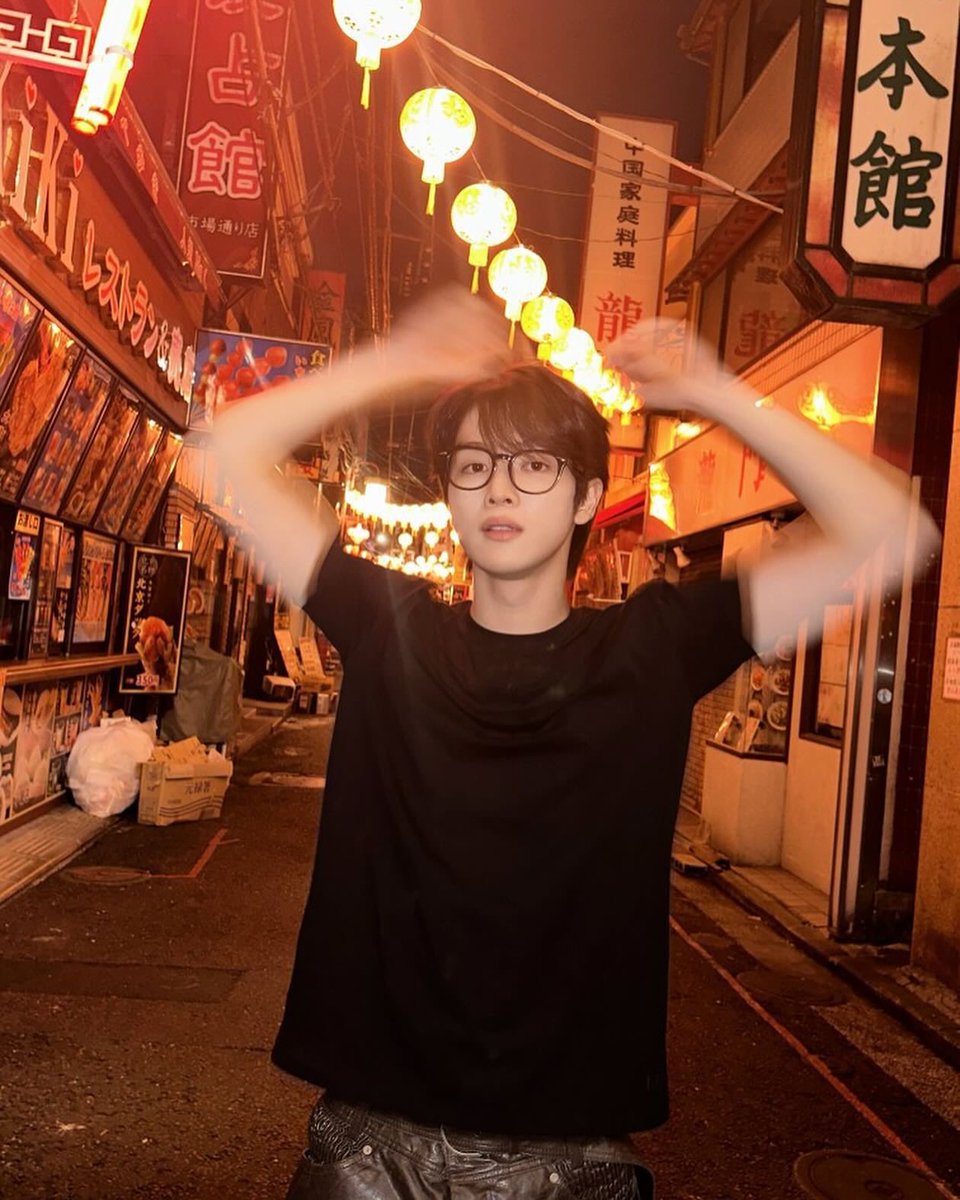 sungchan pics tweet media