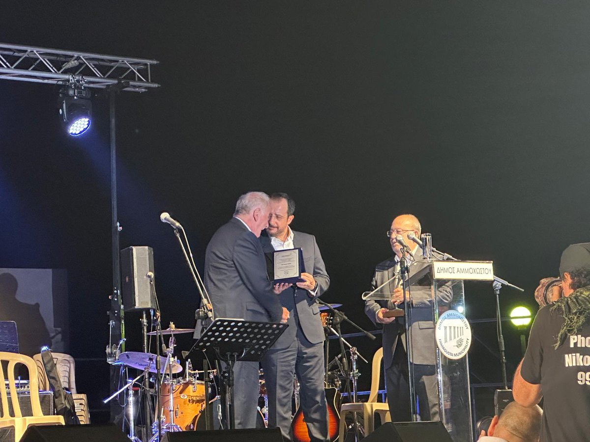 Sir Roger Gale tweet media