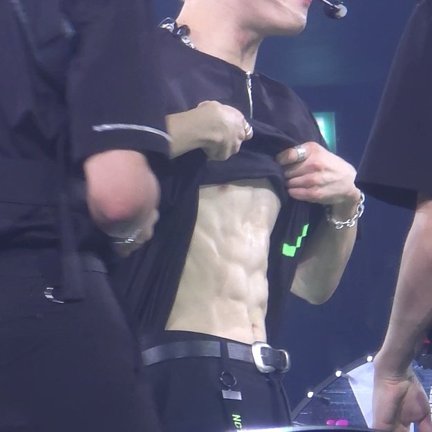 allofzeus's tweet photo. 정우 복근 ㅠㅠ https://t.co/ZRMSKUP50z