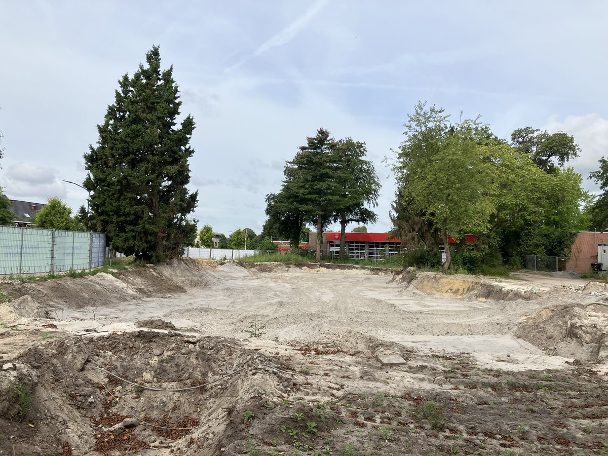 BVerandert's tweet photo. Stand op het sloop/bouwterrein van het Leyens Erve. De tuinen zijn weg. De kelder is nagenoeg weg. https://t.co/uA5f49xn8c