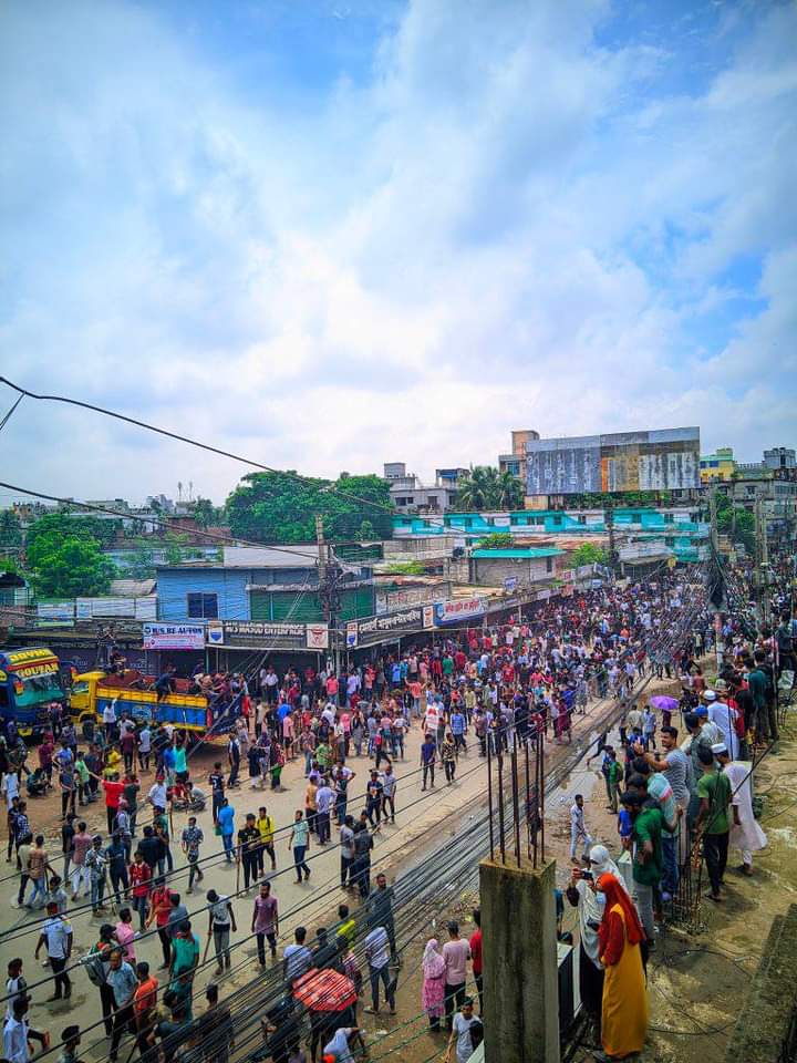 _ashfah_dina's tweet photo. 📍Jesshore Today!!

#StudentProtest 
#StudentGenocide 
#StepDownHasina 
#BangladeshBleeding 
#All_Eyes_On_Bangladesh https://t.co/LyPNvJf6Kr