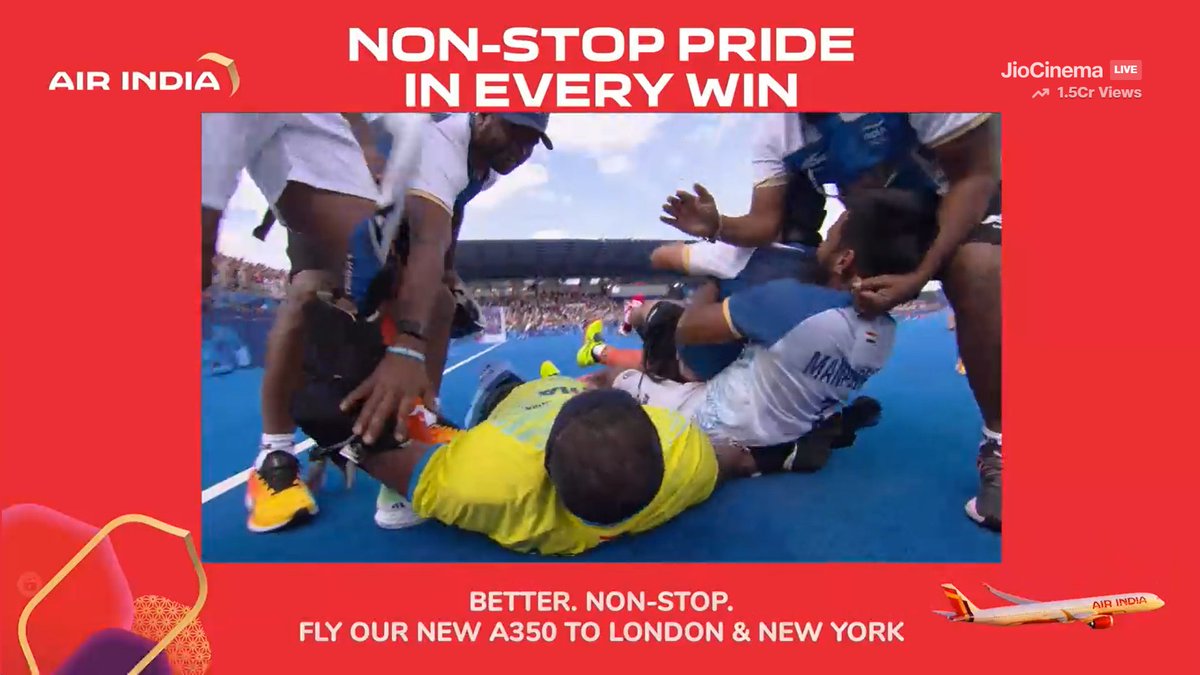CricCrazyJohns's tweet photo. Everyone running near PR SREEJESH...!!!! 💪

- He defended in 1st Quarter. 
- He defended in 2nd Quarter. 
- He defended in 3rd Quarter.
- He defended in 4th Quarter. 

He won it for India in Penalties....!!! https://t.co/kfRmlQk241