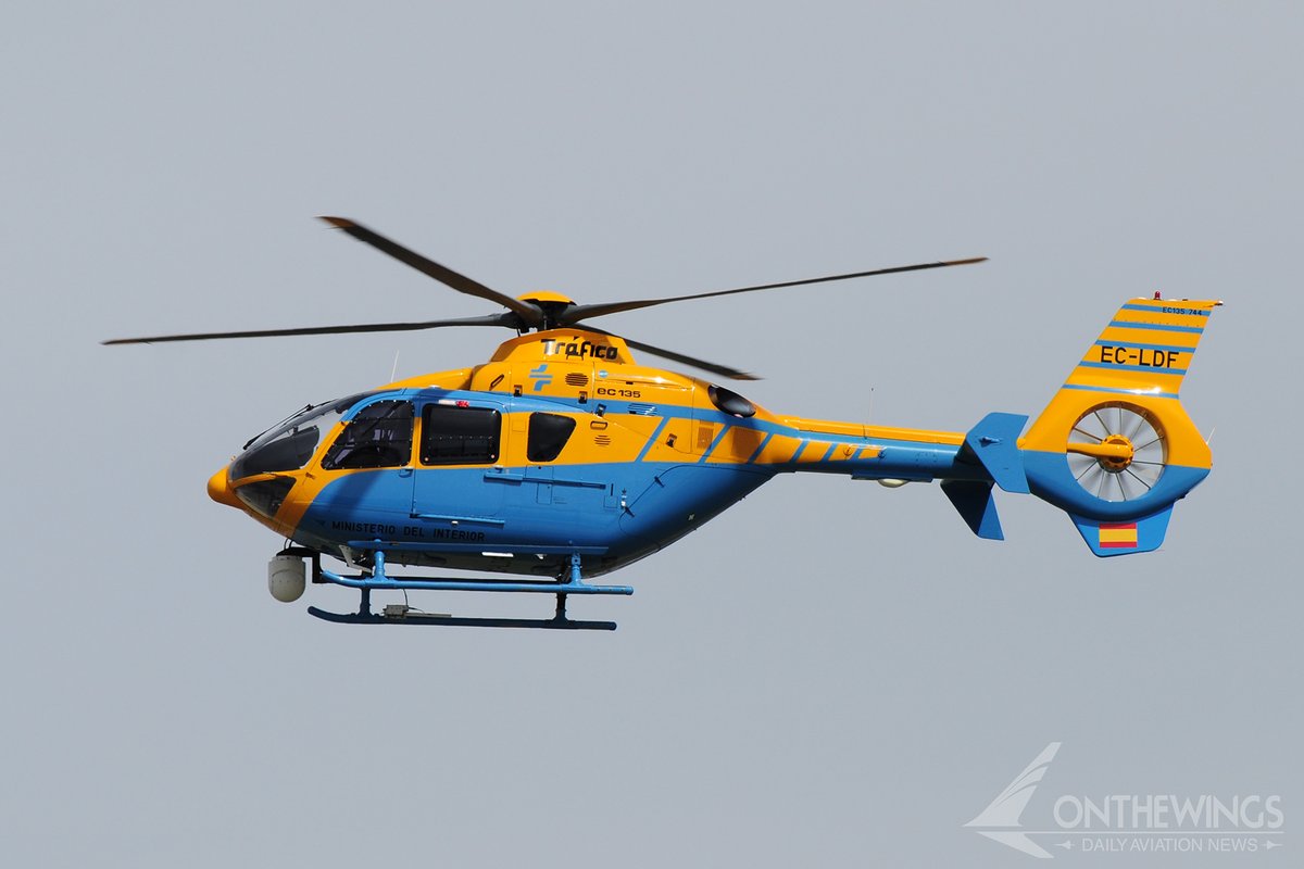 OnAviation's tweet photo. Ya hemos dicho en alguna ocasión que el EC-135 es uno de los helicópteros más polivalentes del mercado. Pero hoy os queremos preguntar, ¿qué colores le sientan mejor? 
Y para ello tenemos a estos candidatos: @guardiacivil @policia @DGTes y la @UMEgob 
¡A votar! https://t.co/Qp6Ojax5SG