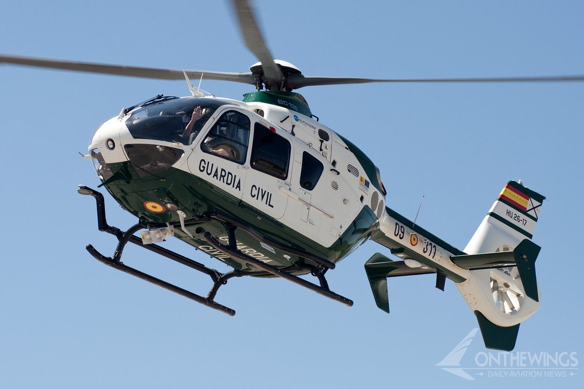 OnAviation's tweet photo. Ya hemos dicho en alguna ocasión que el EC-135 es uno de los helicópteros más polivalentes del mercado. Pero hoy os queremos preguntar, ¿qué colores le sientan mejor? 
Y para ello tenemos a estos candidatos: @guardiacivil @policia @DGTes y la @UMEgob 
¡A votar! https://t.co/Qp6Ojax5SG