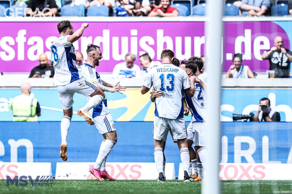 MSVDuisburg's tweet photo. Der Morgen danach...Fühlt sich ziemlich gut an, Zebras! 🦓💙
Mehr Einblicke zum gestrigen Spiel, gibt's in unserer #GEBAG-Bildergalerie!
📸👉https://t.co/0kKlf5aZAF
#MSVTDO #MSVereint https://t.co/Juy75htgVG