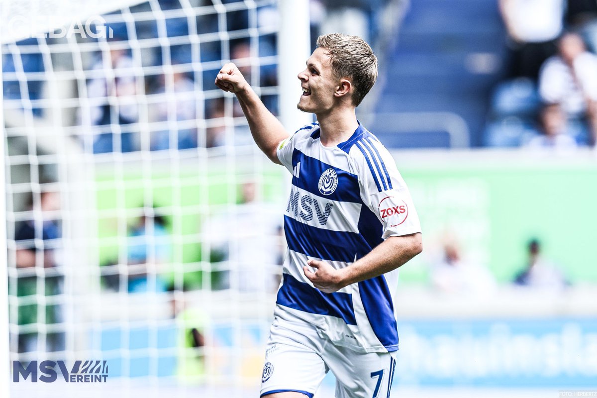 MSVDuisburg's tweet photo. Der Morgen danach...Fühlt sich ziemlich gut an, Zebras! 🦓💙
Mehr Einblicke zum gestrigen Spiel, gibt's in unserer #GEBAG-Bildergalerie!
📸👉https://t.co/0kKlf5aZAF
#MSVTDO #MSVereint https://t.co/Juy75htgVG