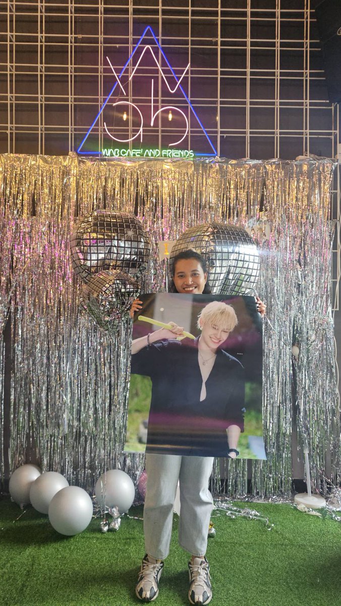 KhawtangBP's tweet photo. ในที่สุดก็ได้รูปนี้กลับบ้านแล้วรอยยิ้มอันสดใสที่ขี้เล่นของปะป๊า สัญญาจะดูแลอย่างดีเลยฮะ 🥰 เป็นการเปิด Wab Cafe วันสุดท้ายแล้ว ความทรงจำมิตรภาพดีๆเกิดขึ้นที่นี่ได้เจอทั้งความสุขรอยยิ้มและเสียงหัวเราะ ได้ทานเค้กเครื่องดื่มอร่อยๆ ขอบคุณนะฮะ 🙏 

#wabcafeandfriends 
@WabCafenfriends https://t.co/ud4tuqikeD