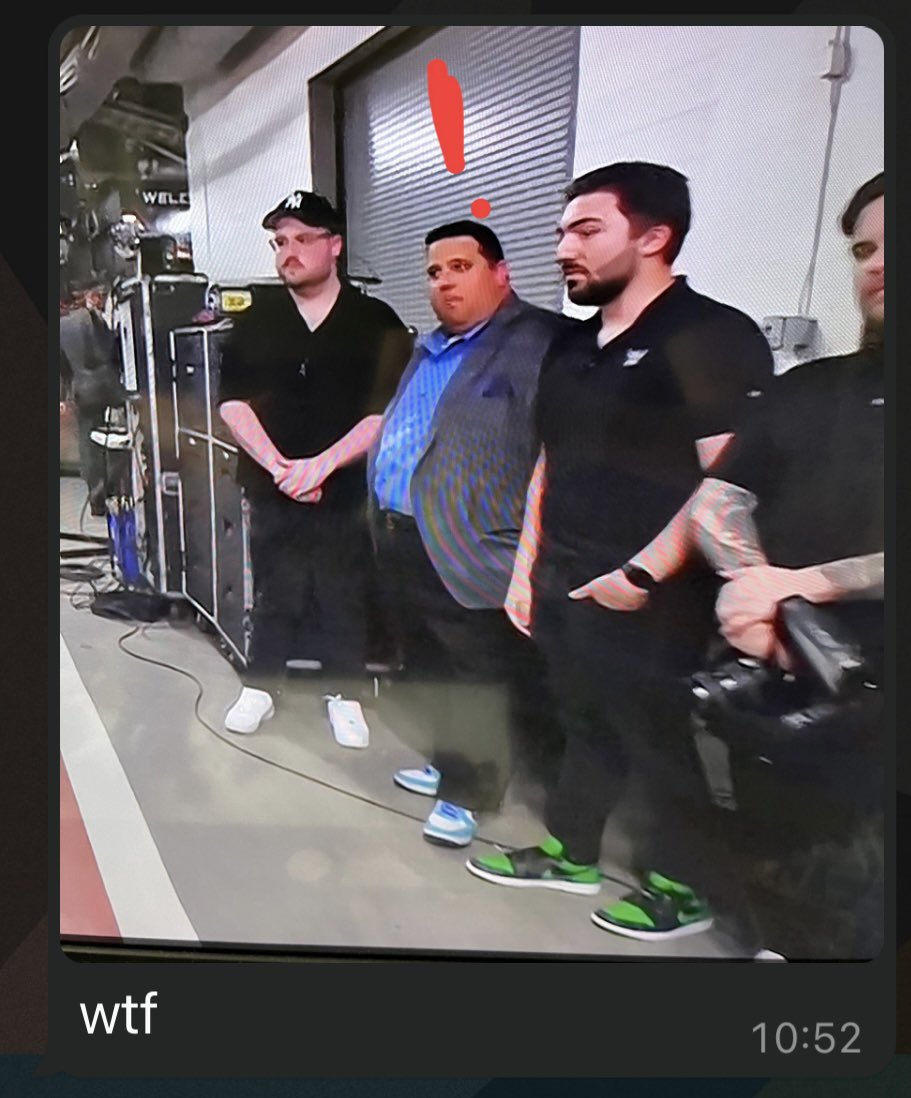 GoreAndPerkins's tweet photo. Perkins spotted someone at Summerslamโฆsurely not ๐ ๐๐#GoopGang https://t.co/spbULLb97j